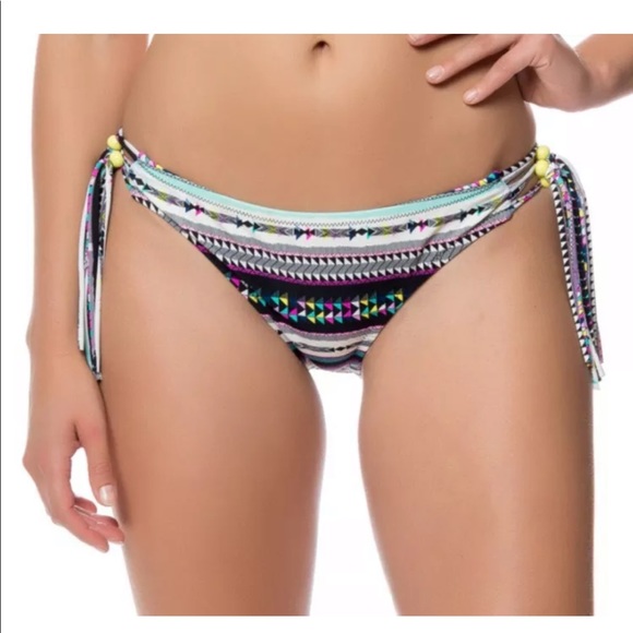 Jessica Simpson Santa Fe Knotted Fringe Bottom - Picture 3 of 7